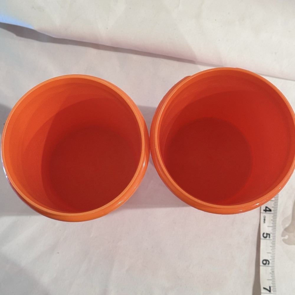 2 Vintage Tupperware Handolier 32 oz Orange Pitchers #321 Sheer Fliptop Lid - Picture 6 of 11